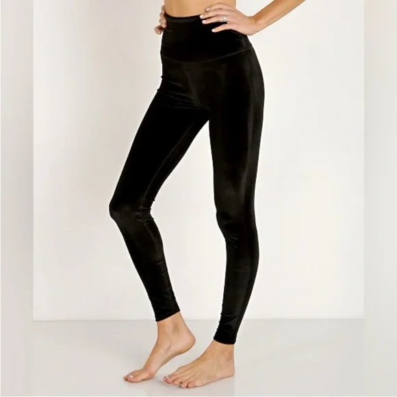 Beyond Yoga BLACK Velvet Motion High‎ Wasted Midi Legging SMALL [VL3243] - Picture 3 of 7